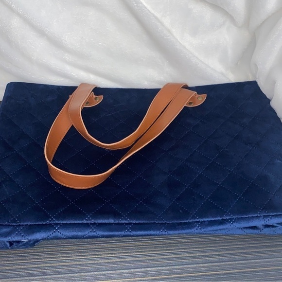 Blue velvet handbag, faux leather and blanket interior 10”x 18 - Picture 7 of 7